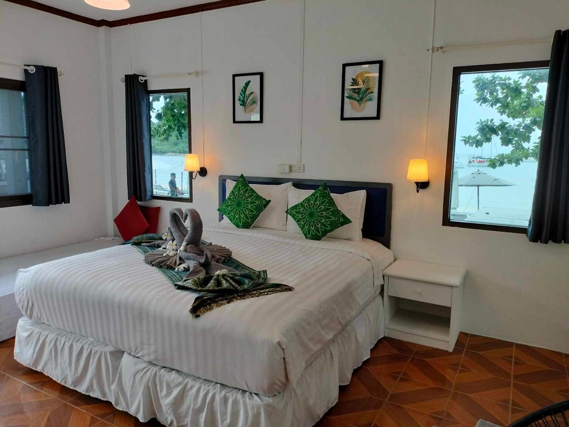 Bay Beach Resort Choeng Mon Extérieur photo